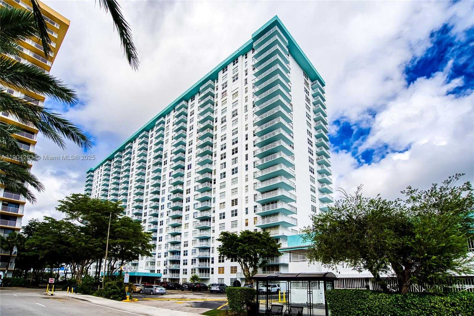 Small Image of 301 174TH ST #2208, Sunny Isles Beach Number 2