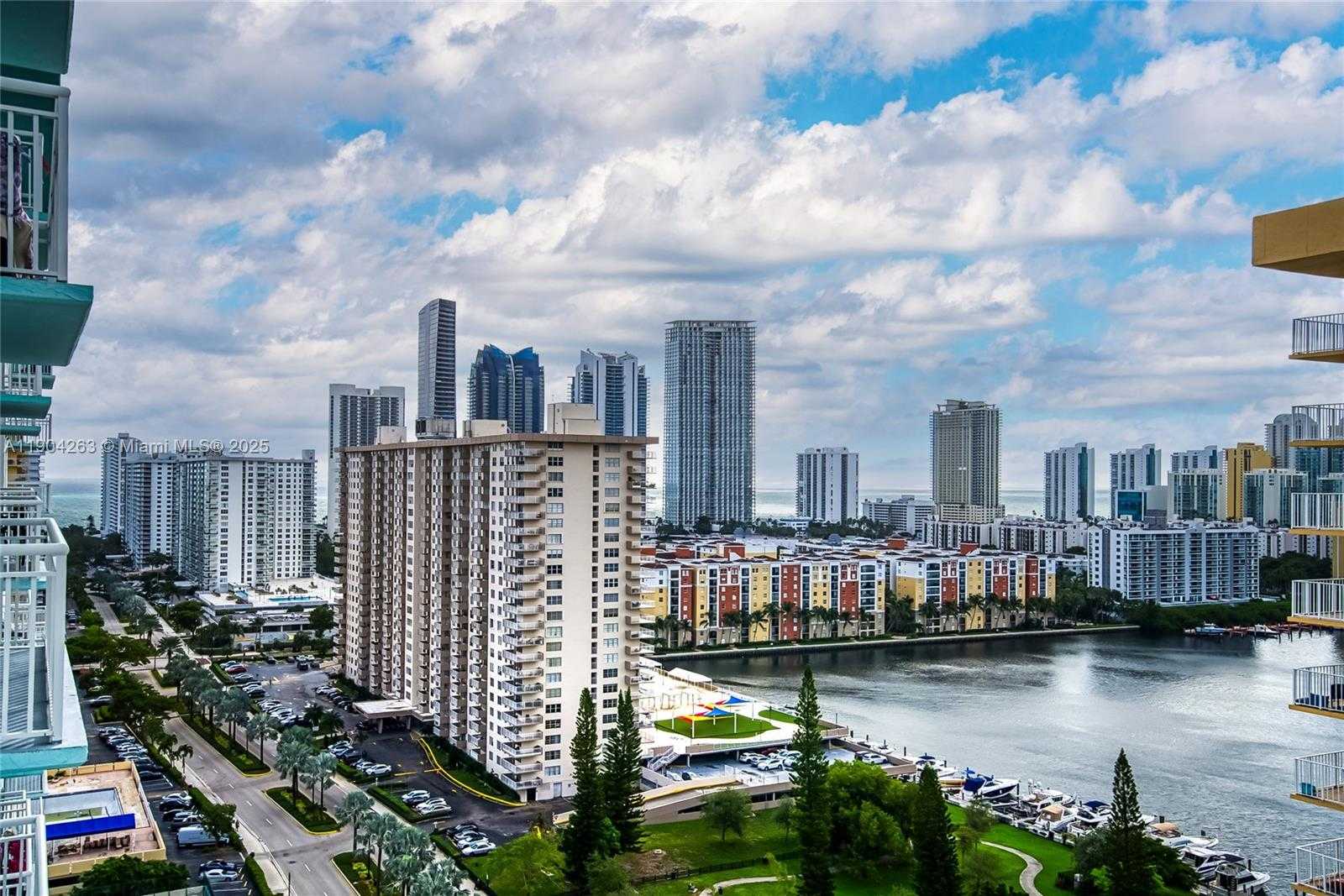 Small Image of 301 174TH ST #2208, Sunny Isles Beach Number 4