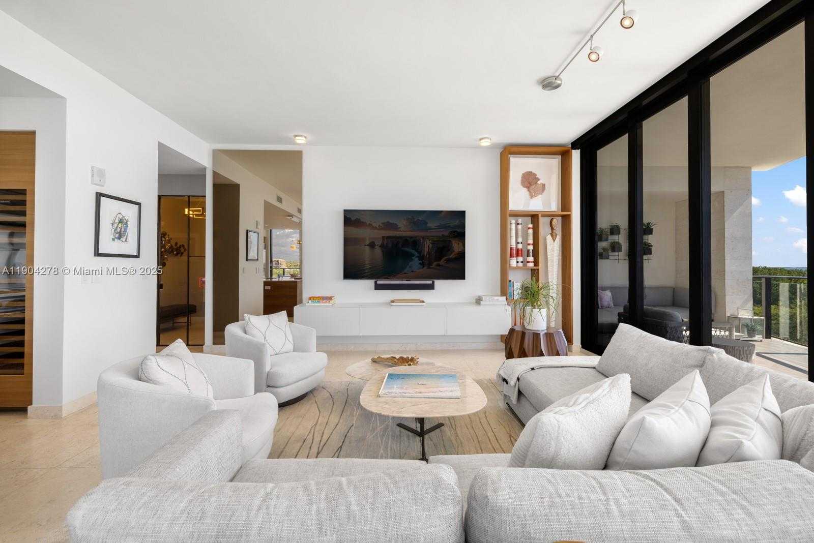 Small Image of 3581 EAST GLENCOE ST #501, Miami Number 13