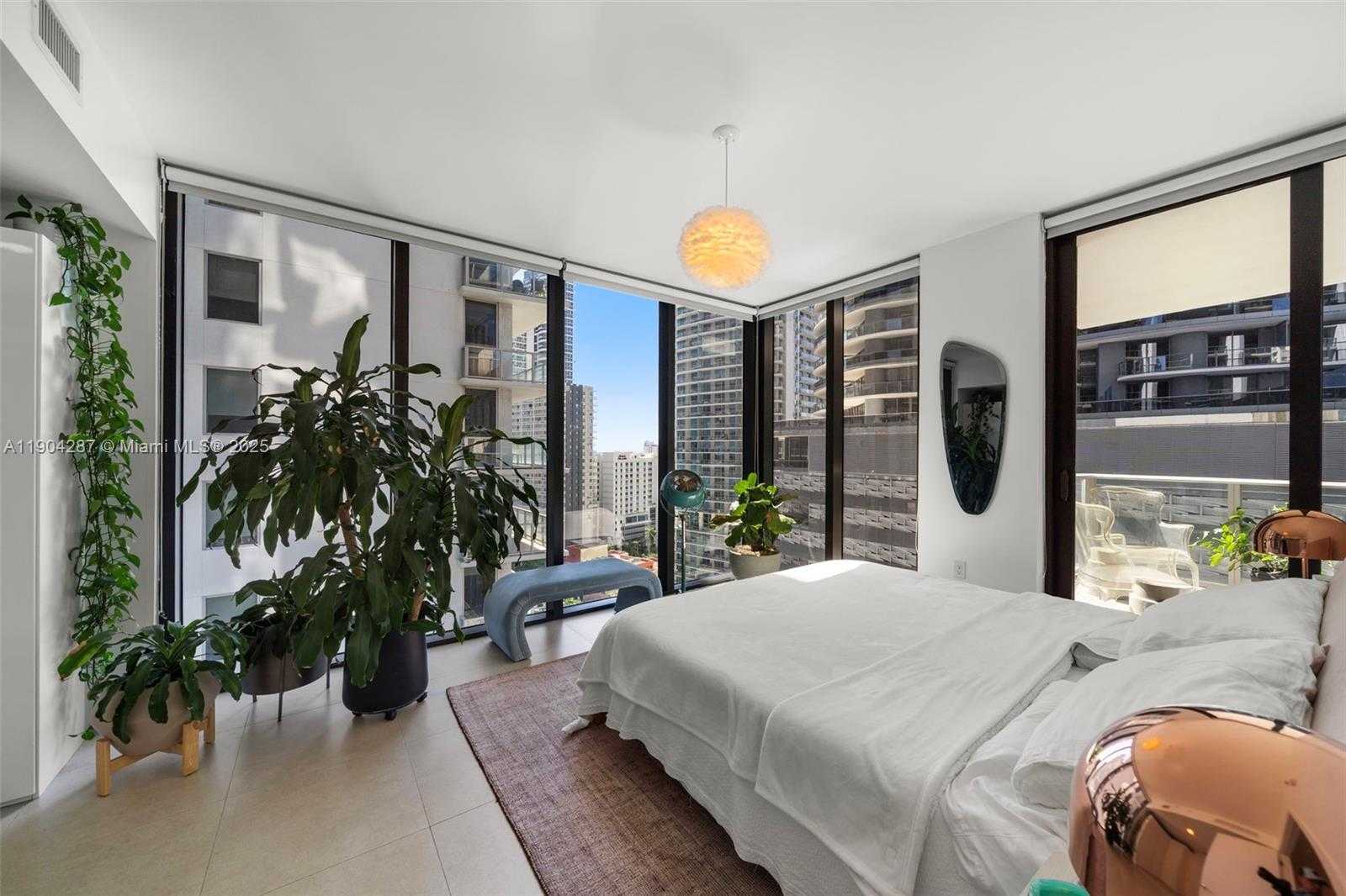 Small Image of 1010 BRICKELL AVE #1706, Miami Number 17