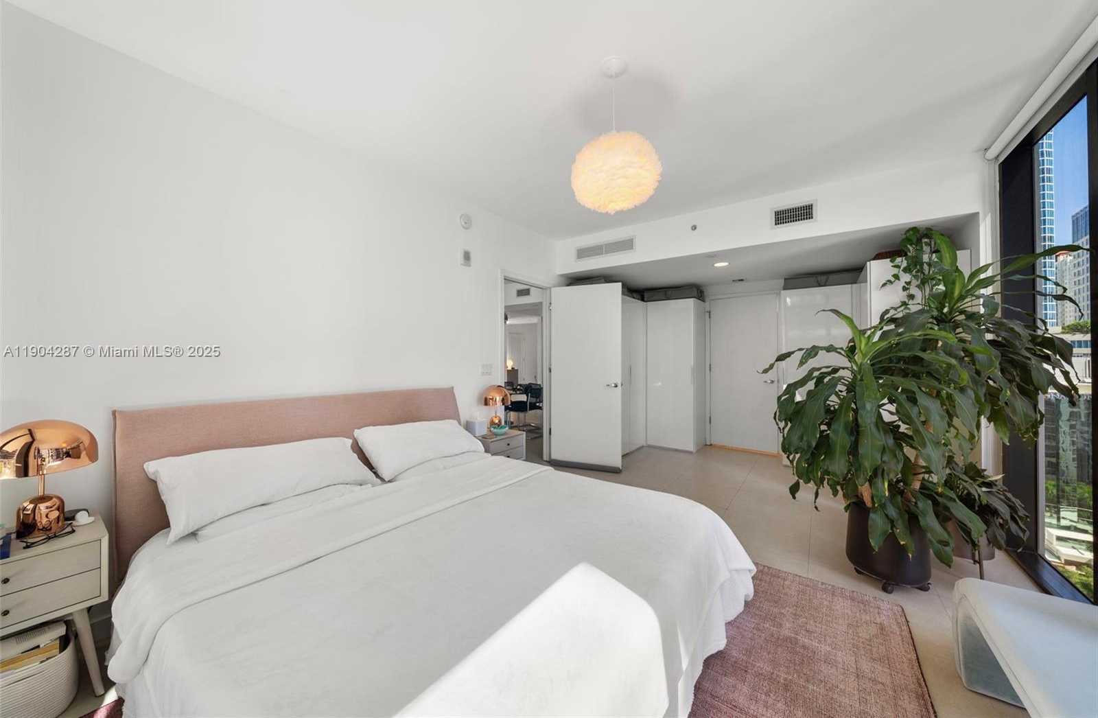 Small Image of 1010 BRICKELL AVE #1706, Miami Number 19