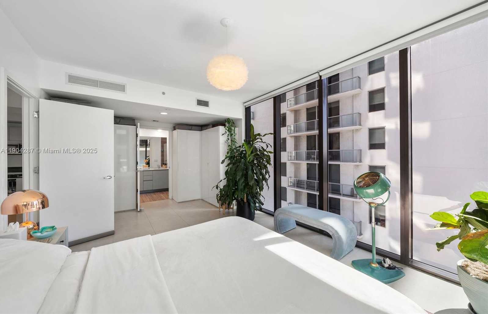 Small Image of 1010 BRICKELL AVE #1706, Miami Number 20