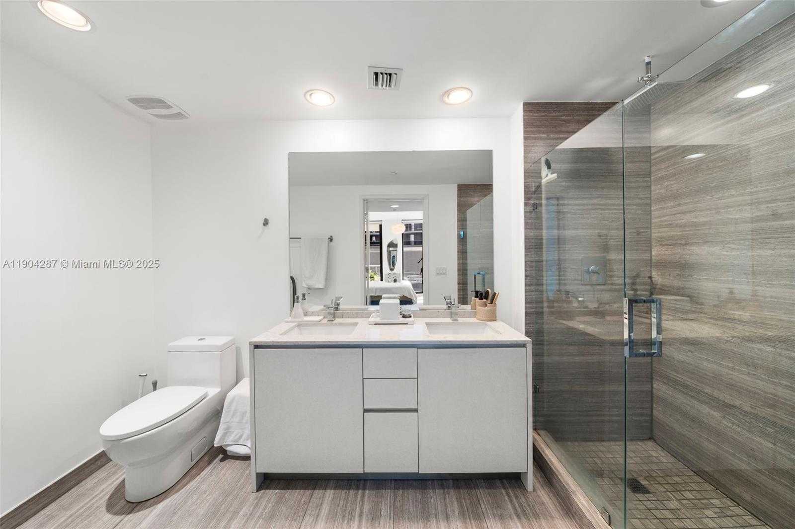 Small Image of 1010 BRICKELL AVE #1706, Miami Number 22