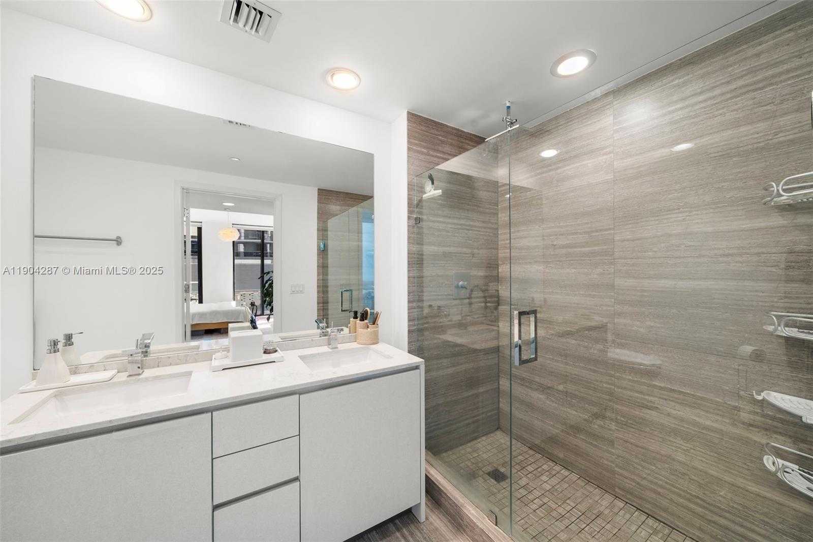 Small Image of 1010 BRICKELL AVE #1706, Miami Number 23