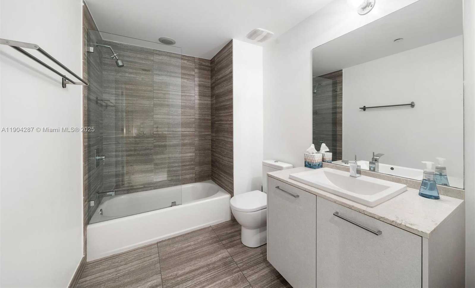 Small Image of 1010 BRICKELL AVE #1706, Miami Number 28