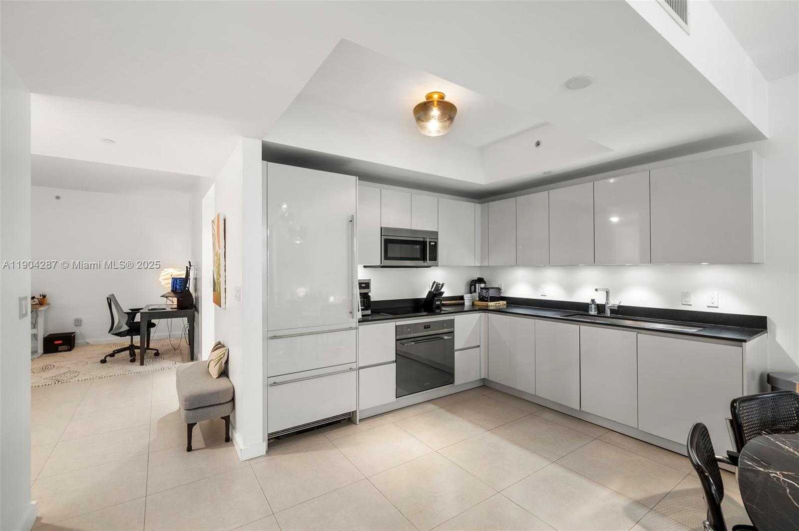 Small Image of 1010 BRICKELL AVE #1706, Miami Number 4