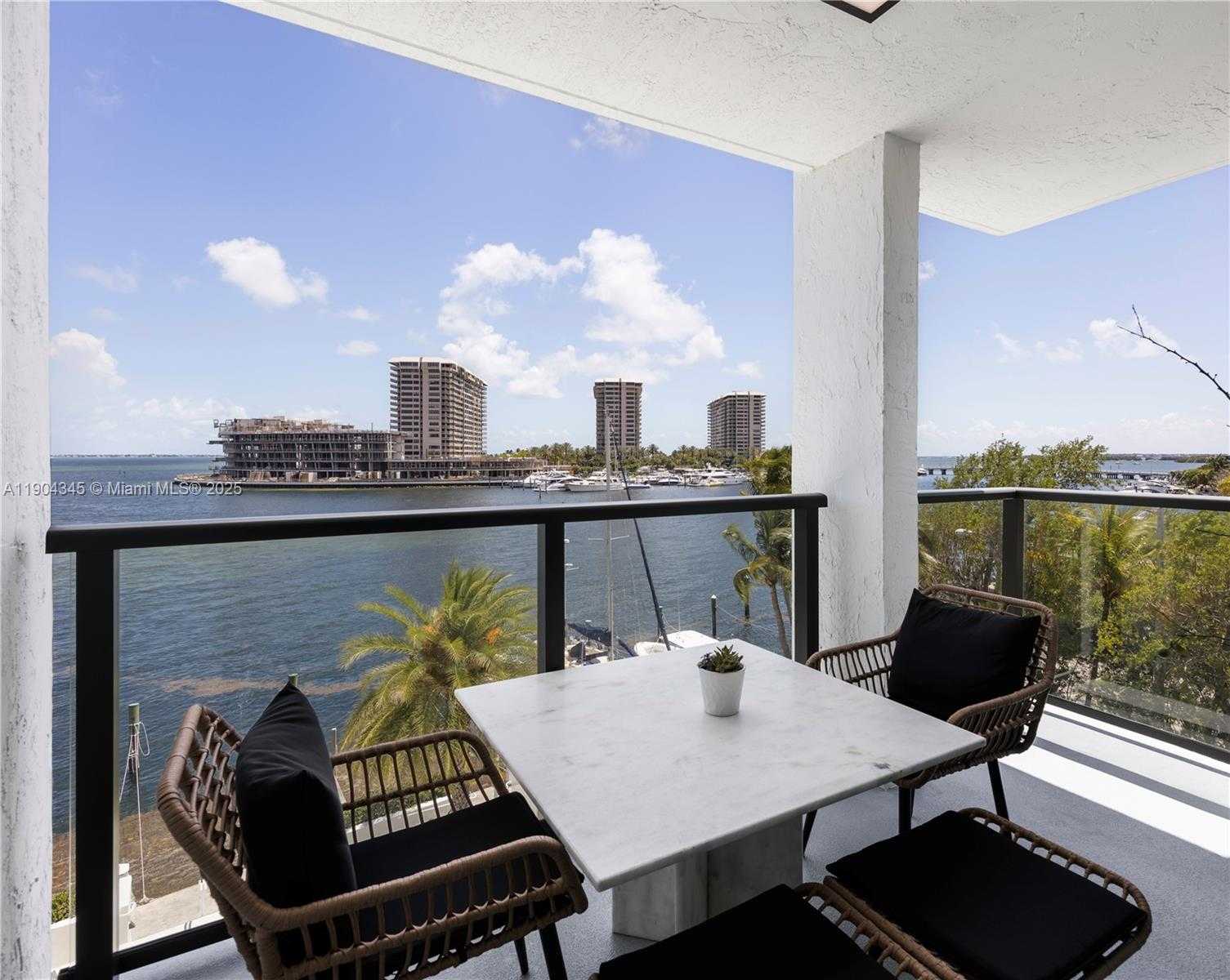 Small Image of 1600 SOUTH BAYSHORE LN #4B, Miami Number 13