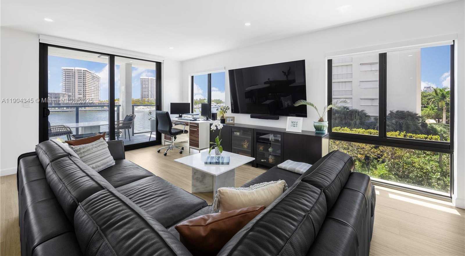 Small Image of 1600 SOUTH BAYSHORE LN #4B, Miami Number 16