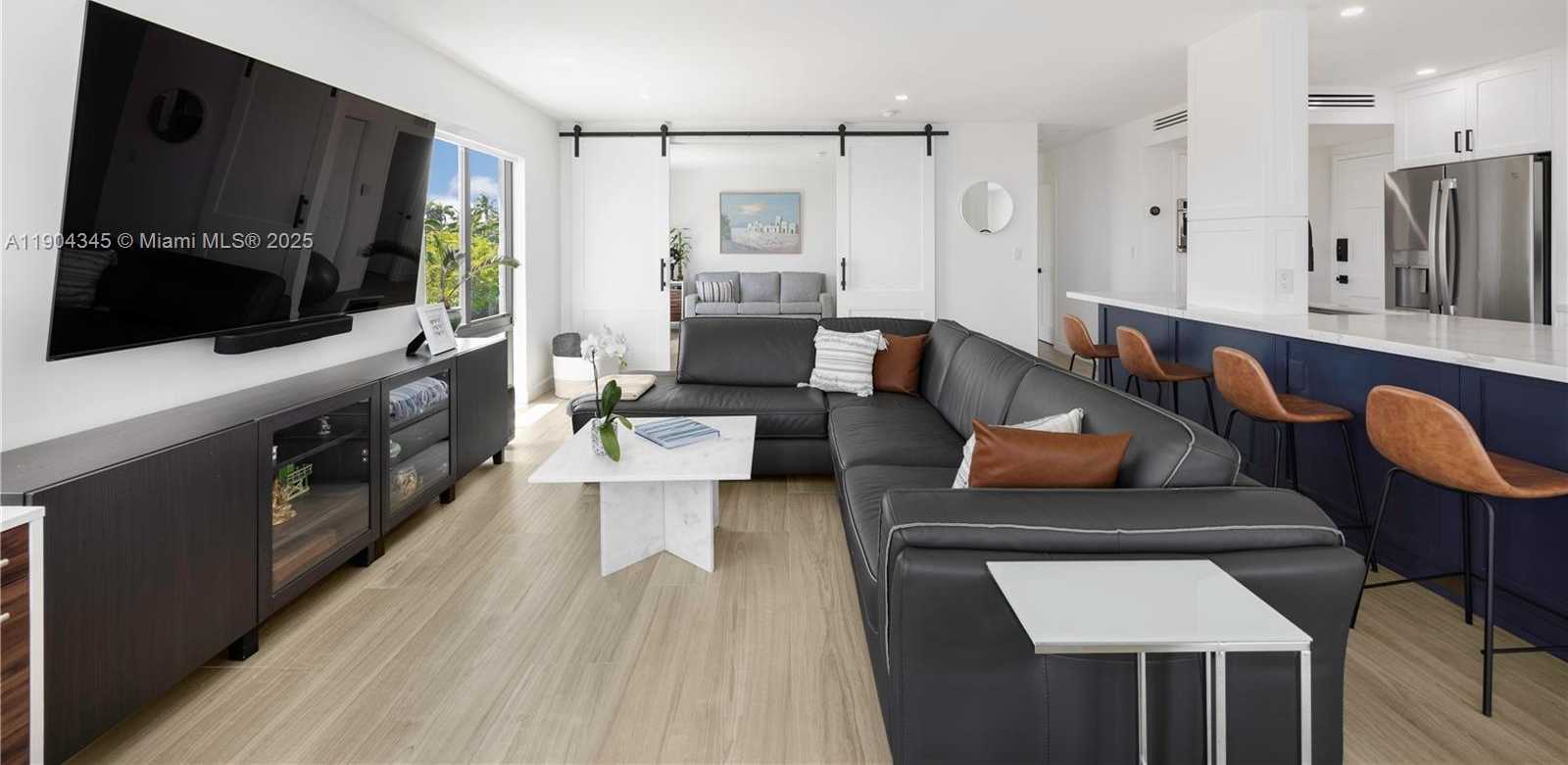 Small Image of 1600 SOUTH BAYSHORE LN #4B, Miami Number 17