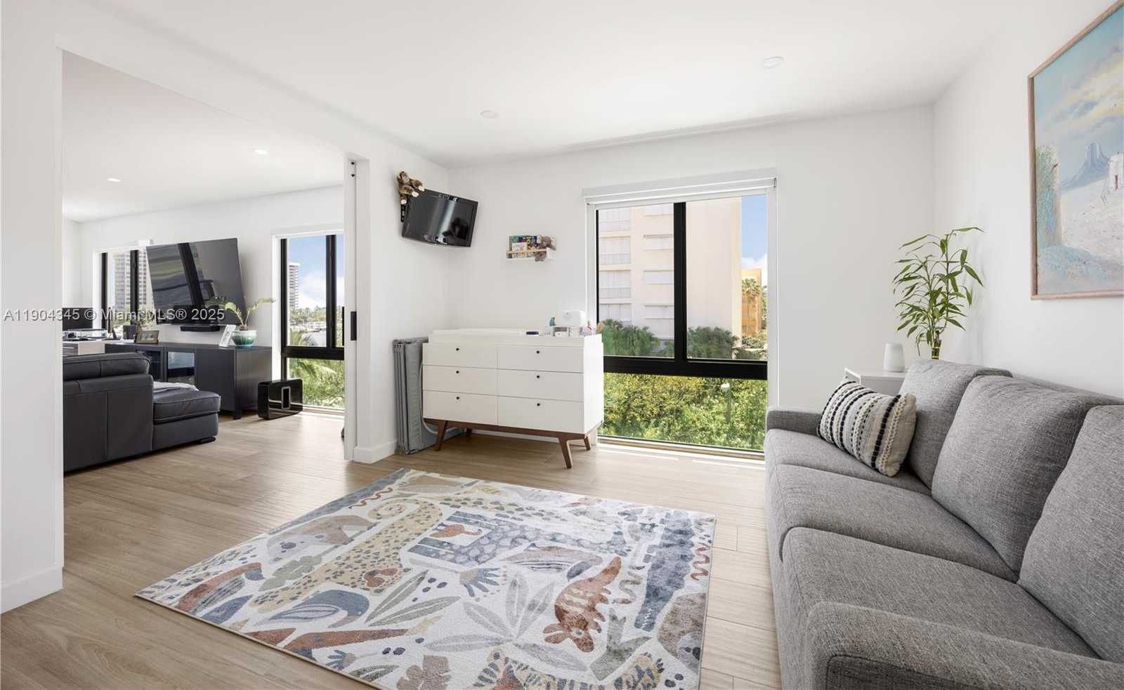 Small Image of 1600 SOUTH BAYSHORE LN #4B, Miami Number 19