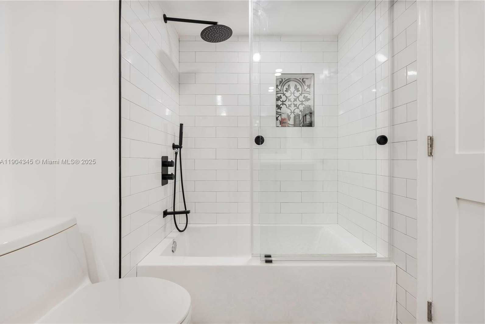 Small Image of 1600 SOUTH BAYSHORE LN #4B, Miami Number 24