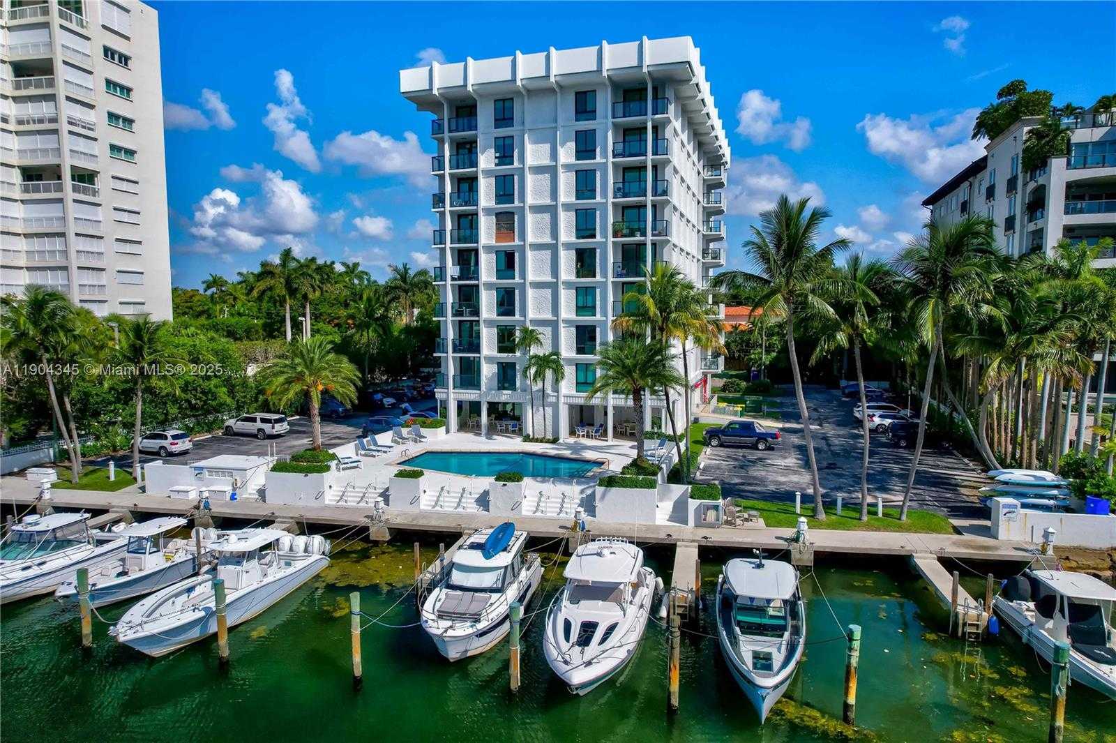 Small Image of 1600 SOUTH BAYSHORE LN #4B, Miami Number 34