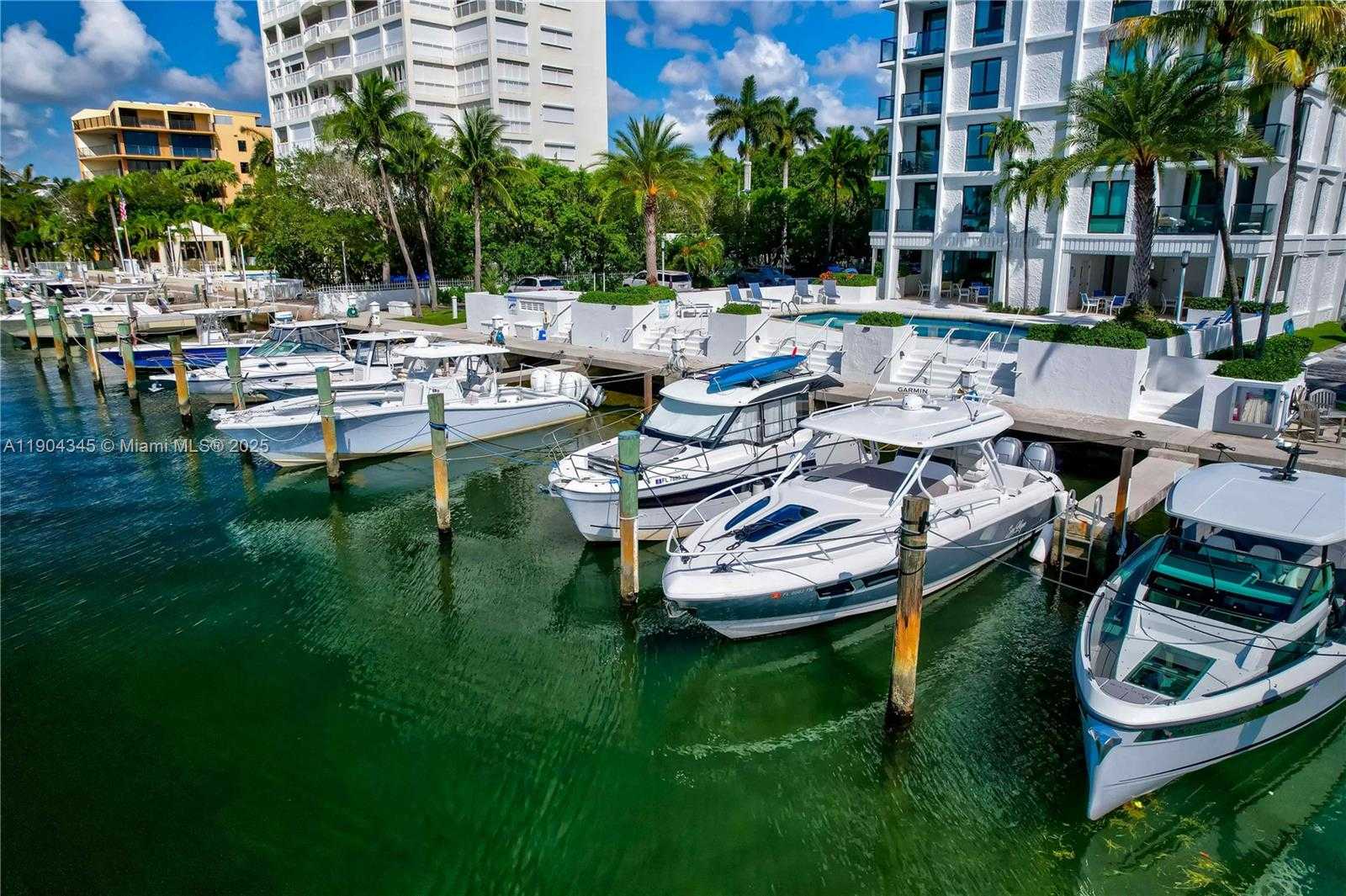 Small Image of 1600 SOUTH BAYSHORE LN #4B, Miami Number 35