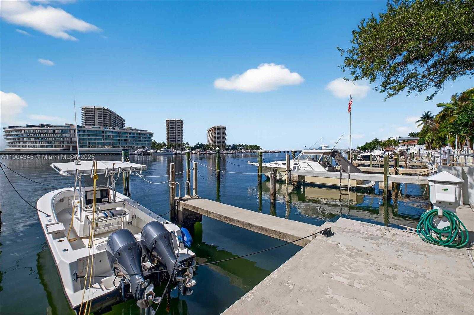 Small Image of 1600 SOUTH BAYSHORE LN #4B, Miami Number 42