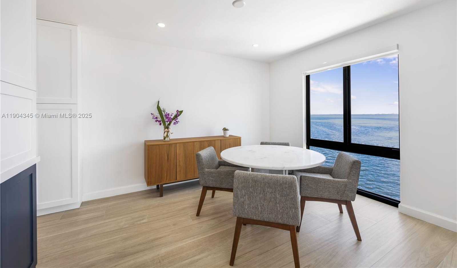 Small Image of 1600 SOUTH BAYSHORE LN #4B, Miami Number 5