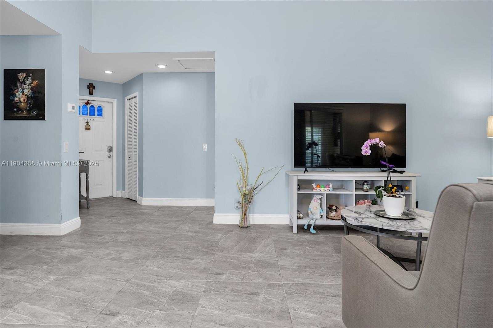 Small Image of 1568 SPRINGSIDE DR #1568, Weston Number 13