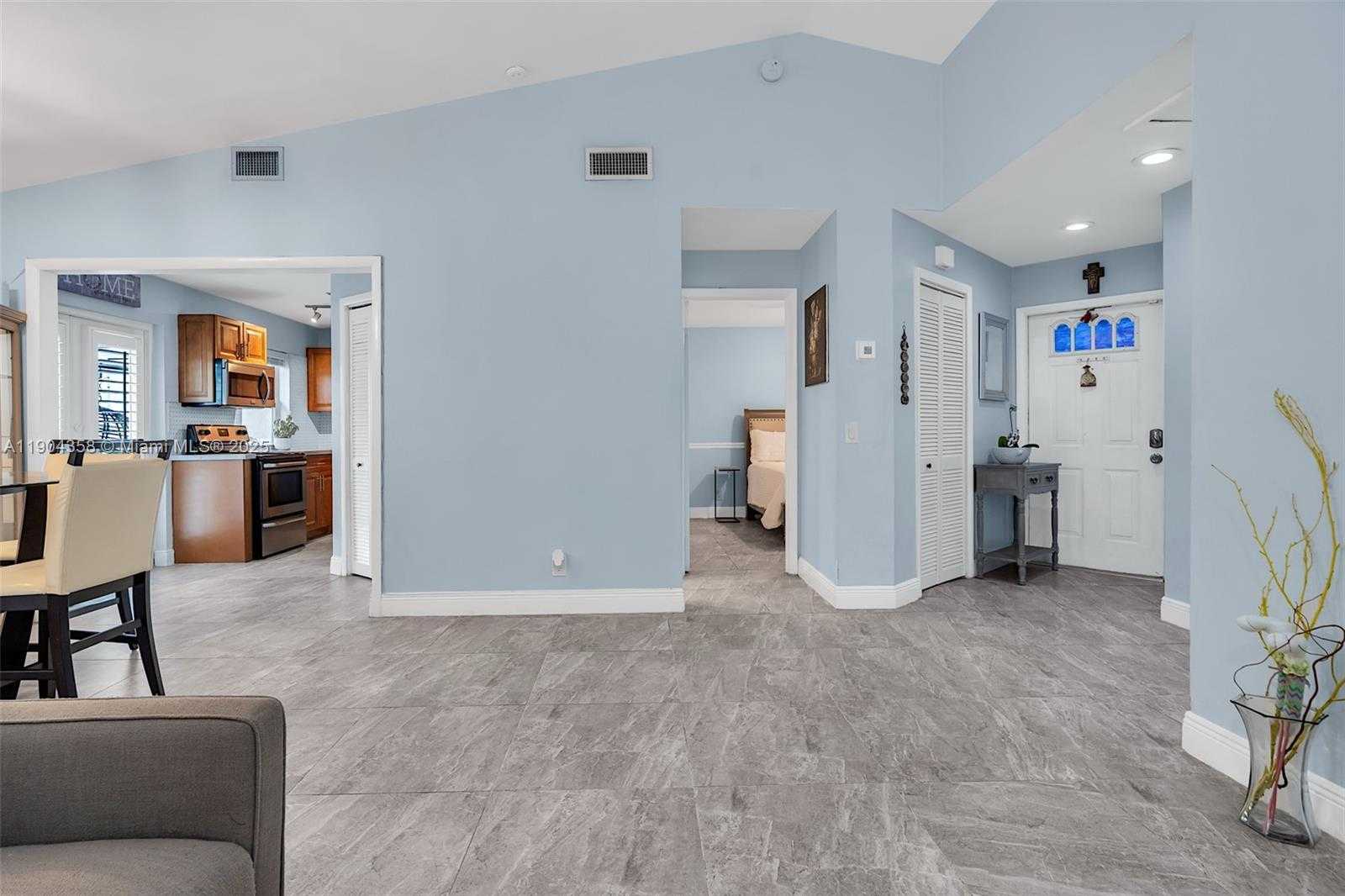 Small Image of 1568 SPRINGSIDE DR #1568, Weston Number 15