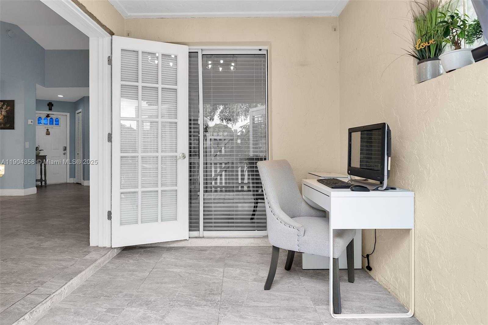 Small Image of 1568 SPRINGSIDE DR #1568, Weston Number 17