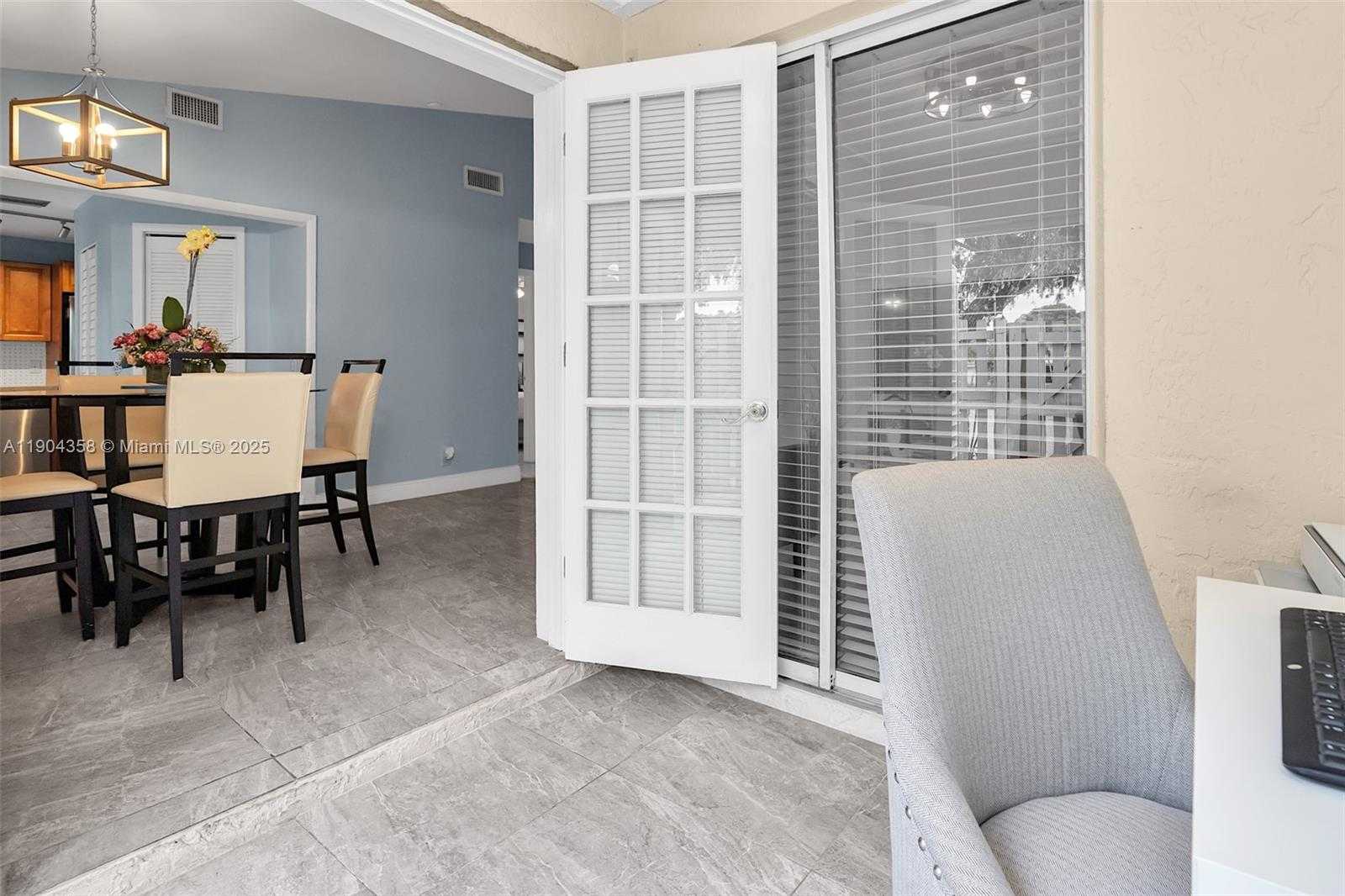 Small Image of 1568 SPRINGSIDE DR #1568, Weston Number 18