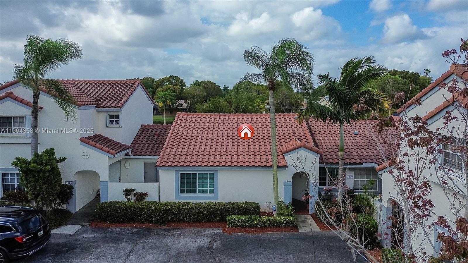 Small Image of 1568 SPRINGSIDE DR #1568, Weston Number 2