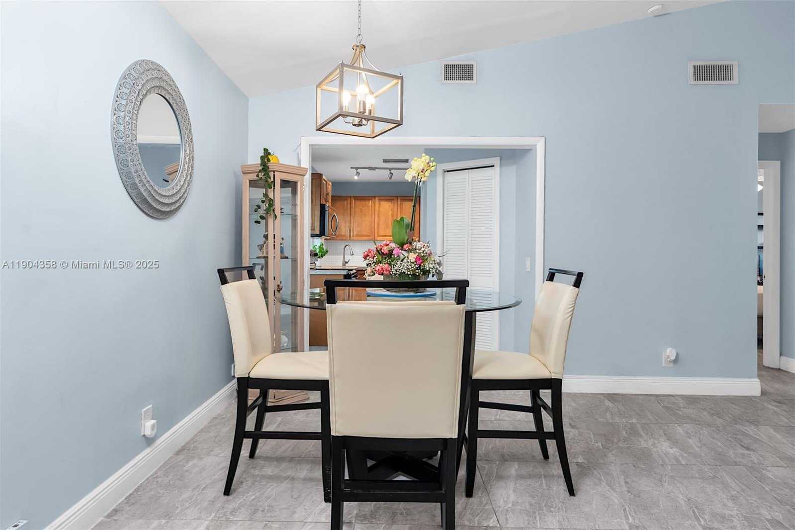 Small Image of 1568 SPRINGSIDE DR #1568, Weston Number 20