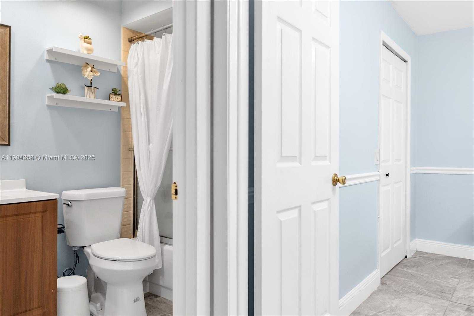 Small Image of 1568 SPRINGSIDE DR #1568, Weston Number 28