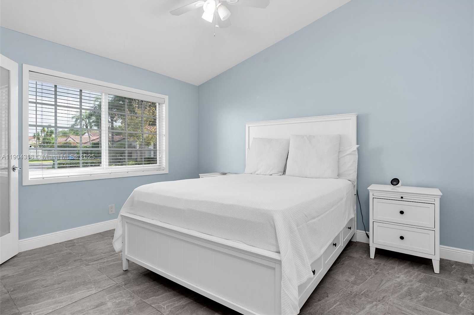 Small Image of 1568 SPRINGSIDE DR #1568, Weston Number 35