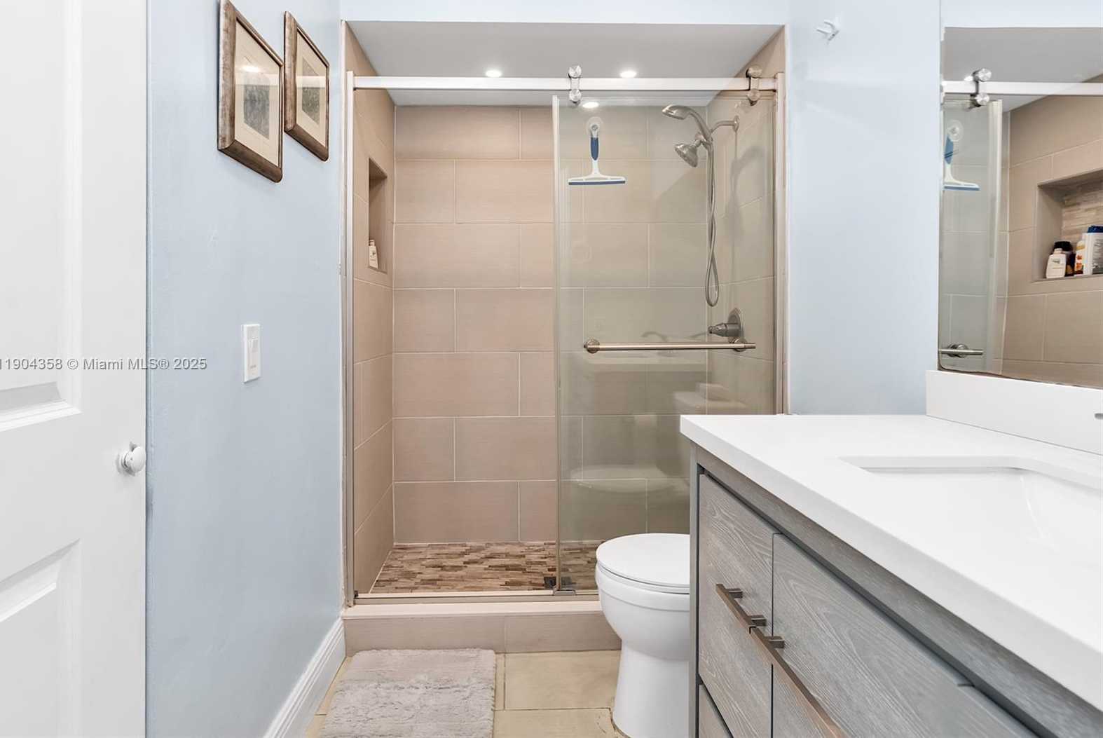 Small Image of 1568 SPRINGSIDE DR #1568, Weston Number 38