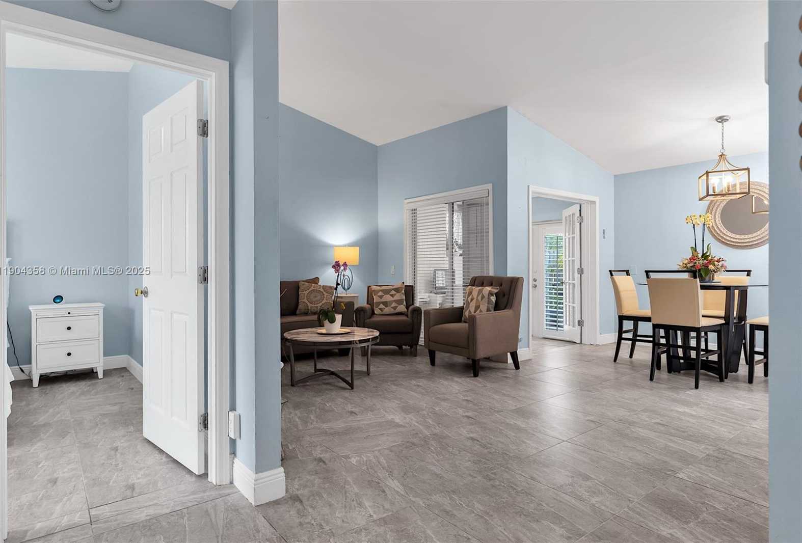 Small Image of 1568 SPRINGSIDE DR #1568, Weston Number 8