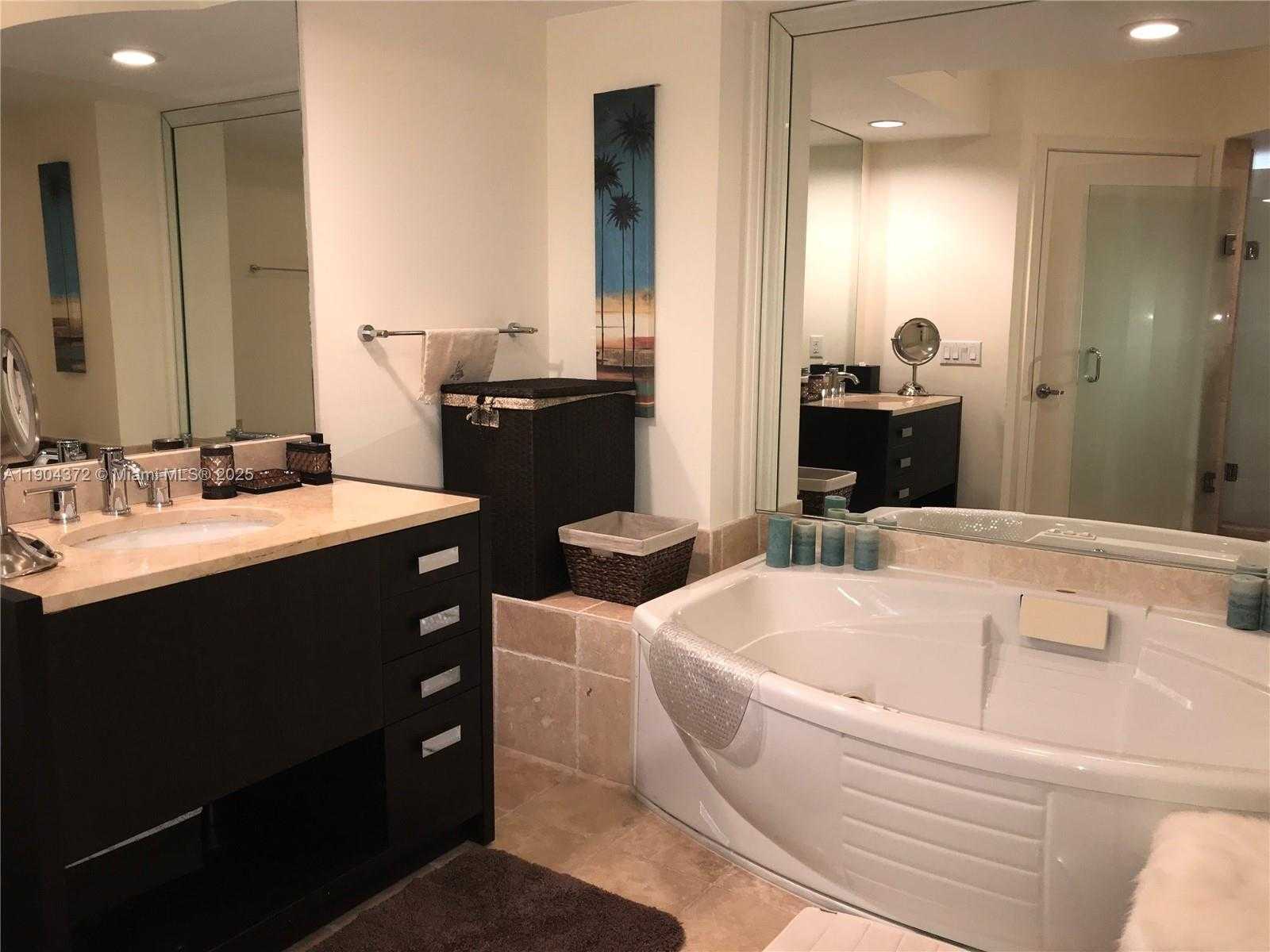 Small Image of 18201 COLLINS AVE #5104, Sunny Isles Beach Number 16