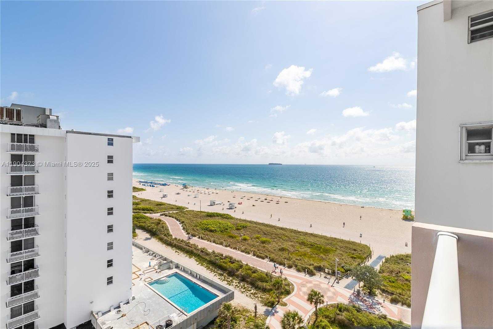 Small Image of 345 OCEAN DR #1018, Miami Beach Number 2