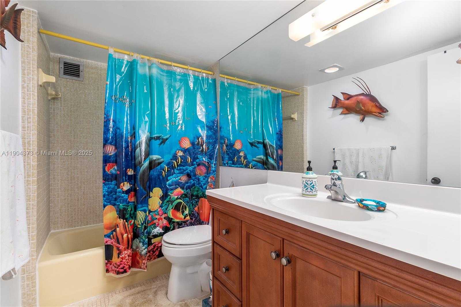 Small Image of 345 OCEAN DR #1018, Miami Beach Number 7