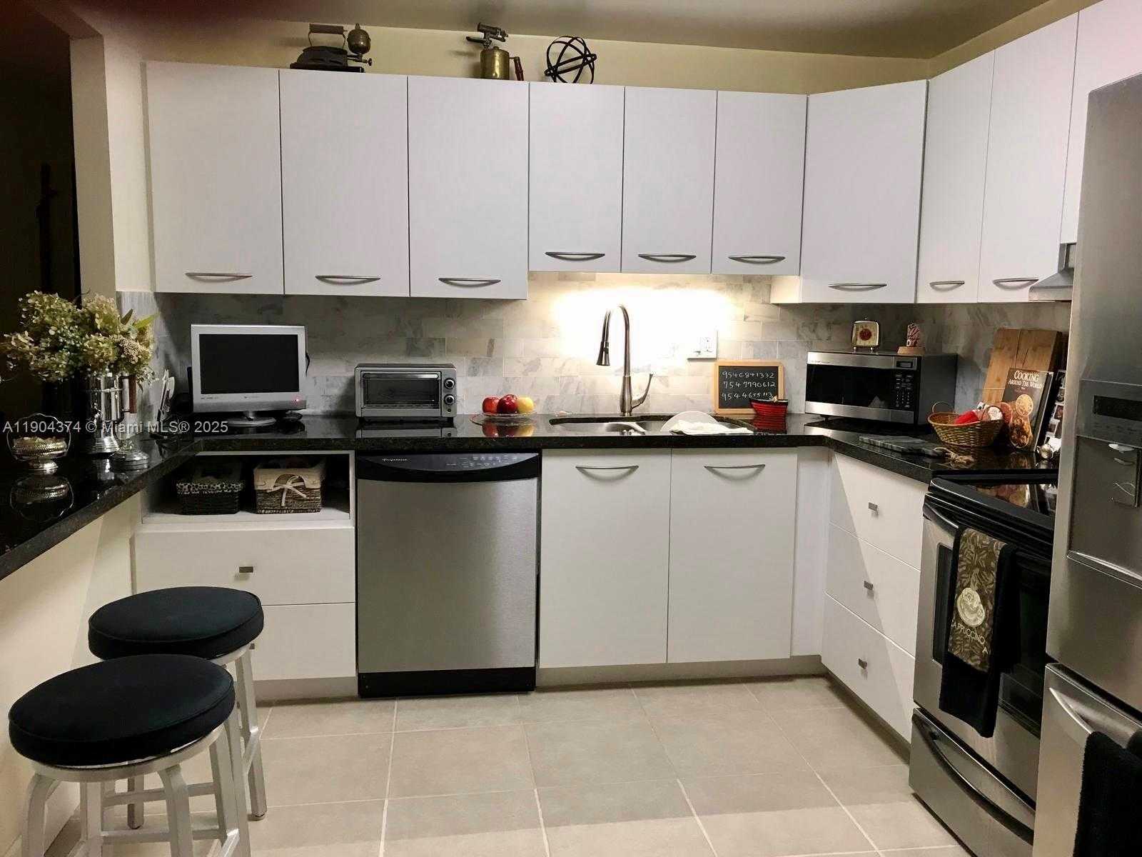 Small Image of 18151 NORTH EAST 31ST CT #1103, Aventura Number 4