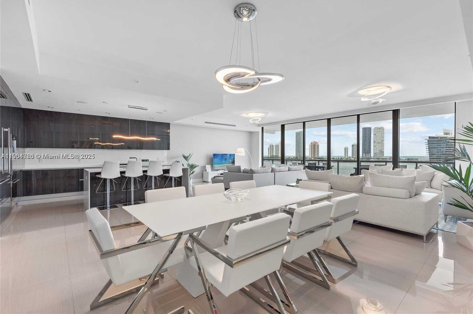 Imagen de Pequeño Objeto