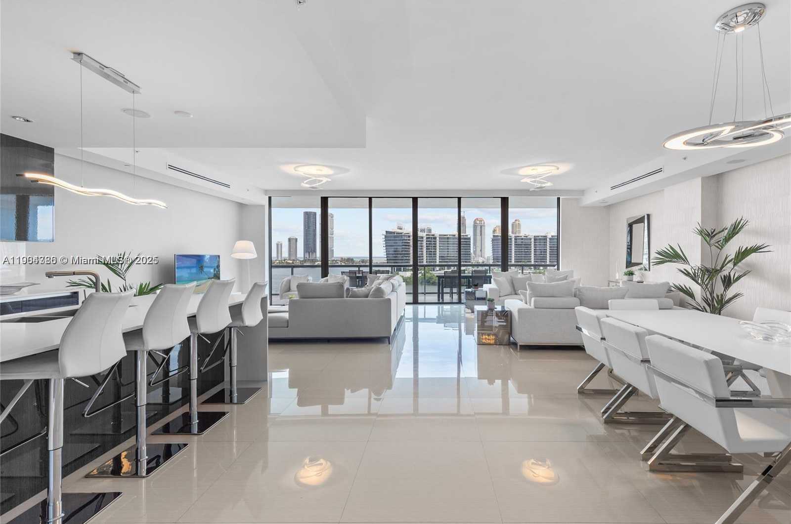 Imagen de Pequeño Objeto