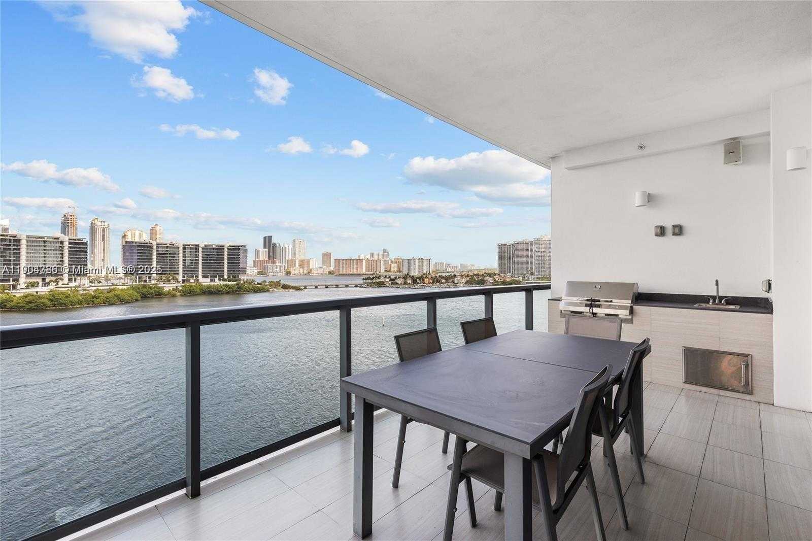 Imagen de Pequeño Objeto