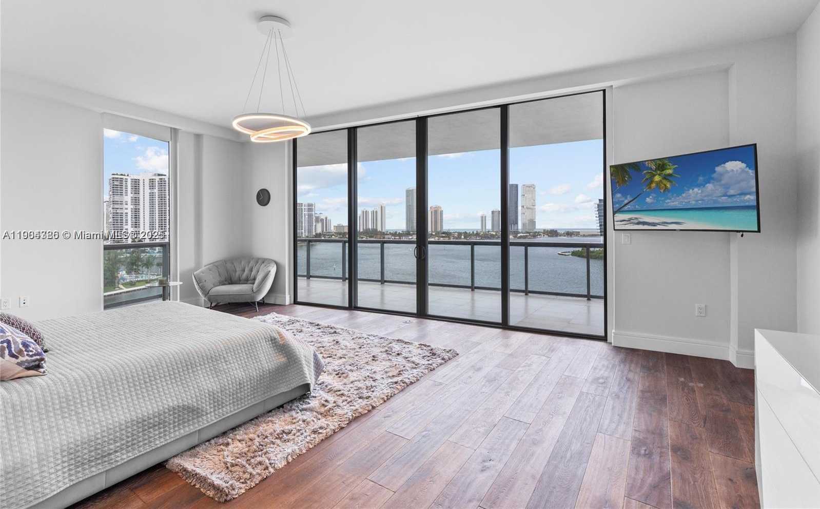 Imagen de Pequeño Objeto