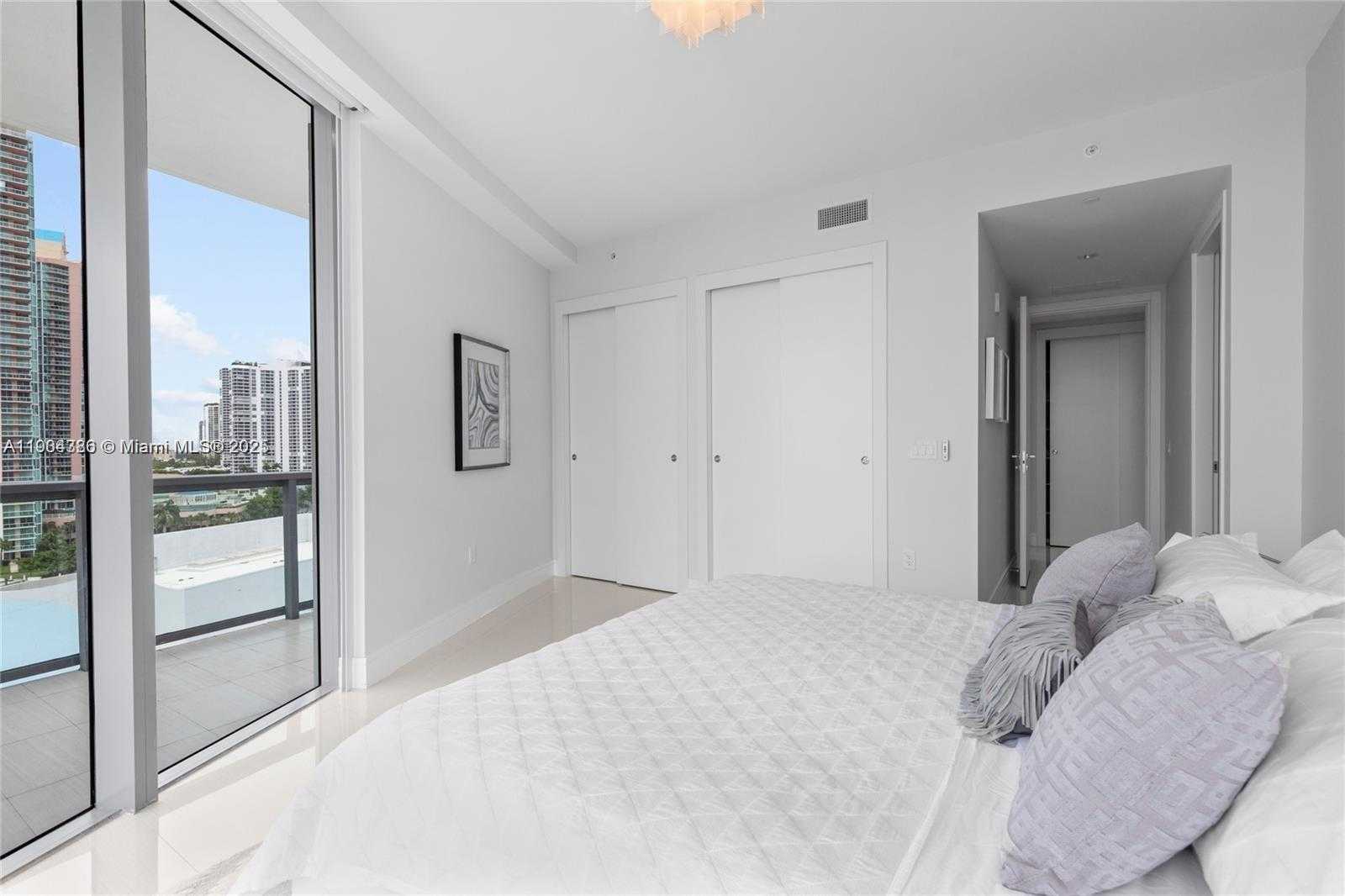 Imagen de Pequeño Objeto