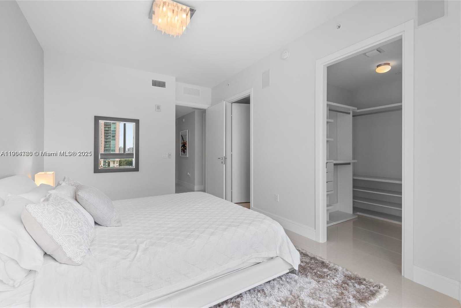 Imagen de Pequeño Objeto