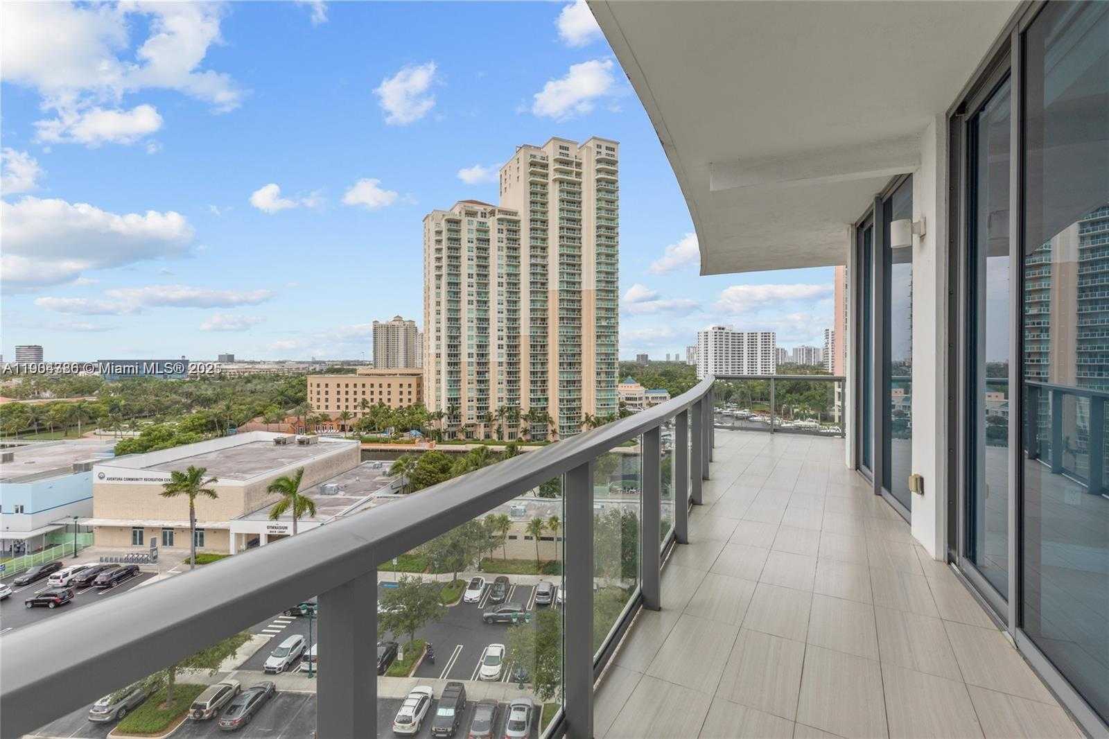 Imagen de Pequeño Objeto