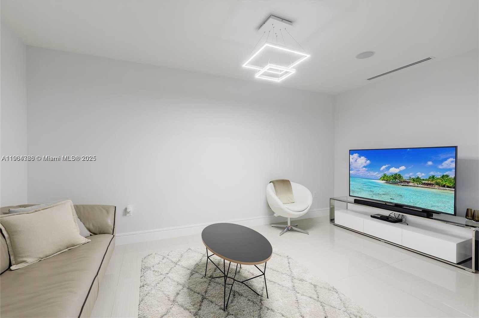 Imagen de Pequeño Objeto