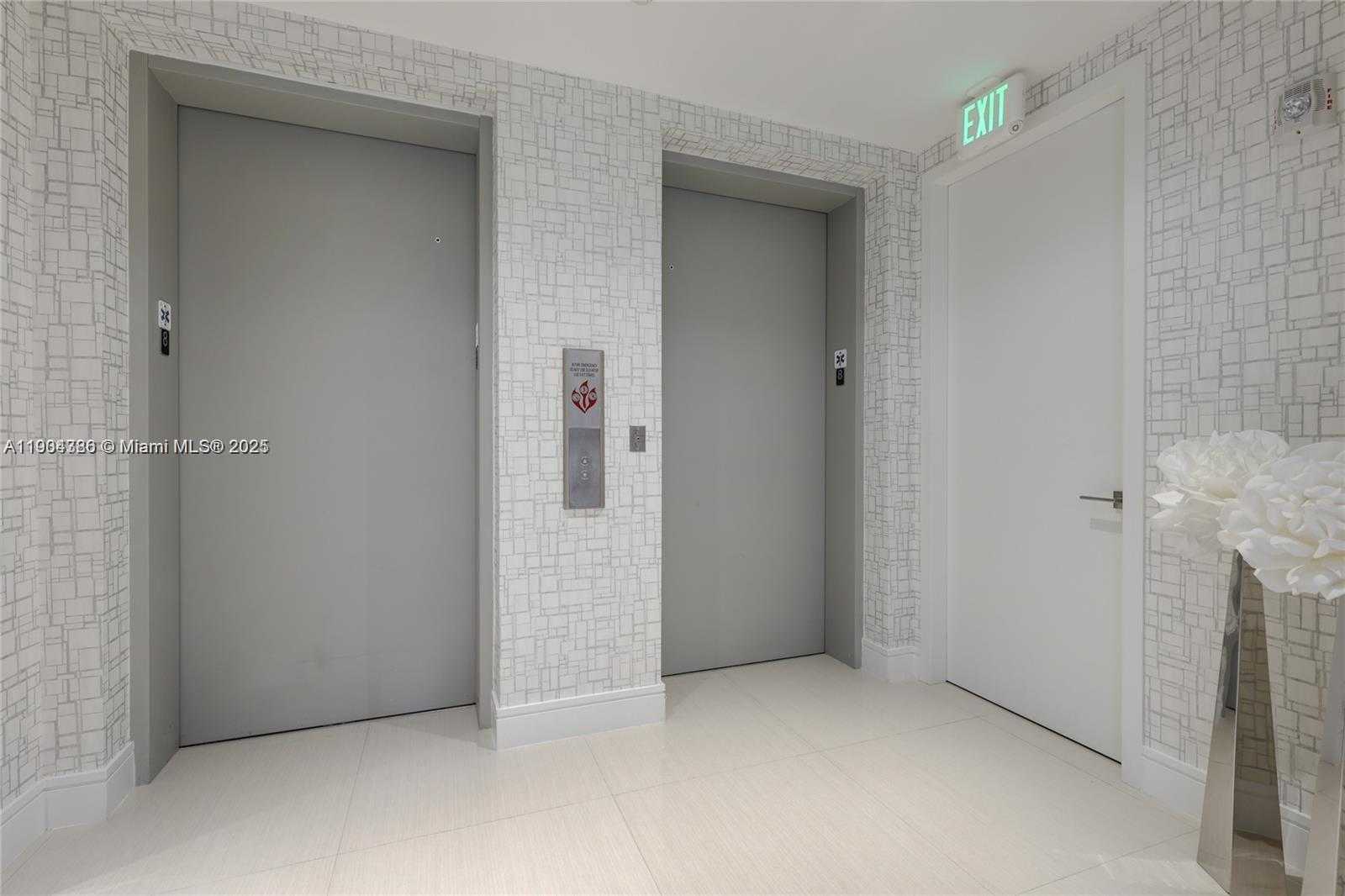 Imagen de Pequeño Objeto