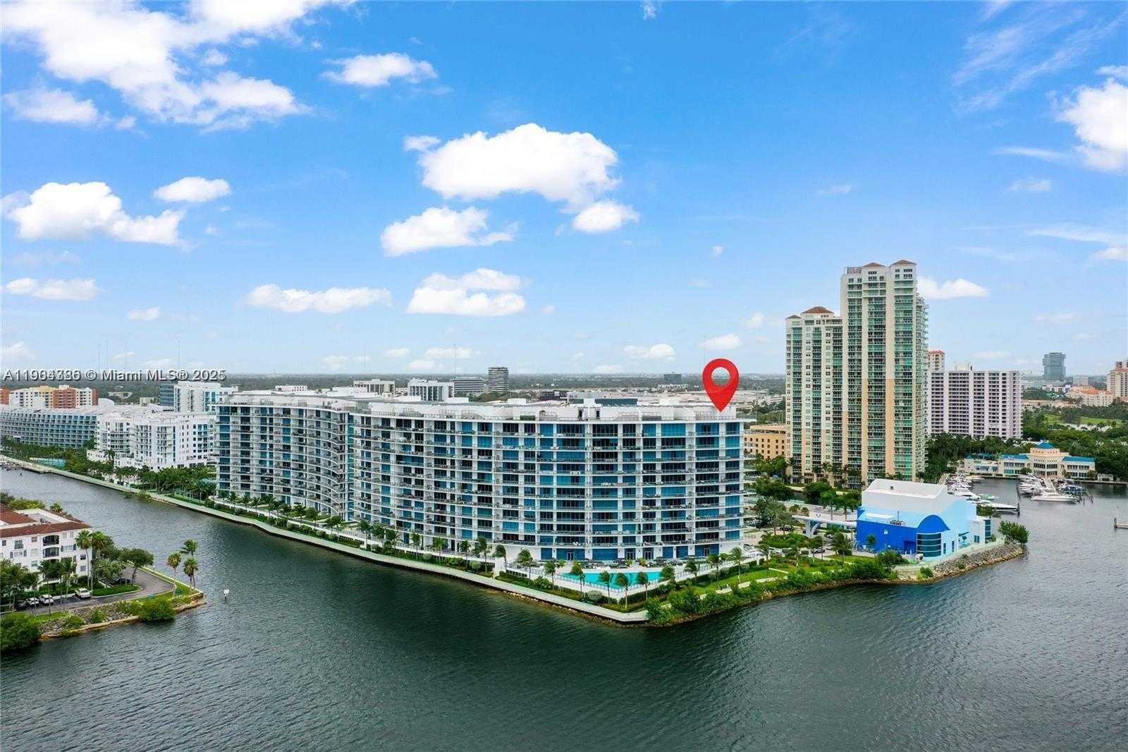 Imagen de Pequeño Objeto