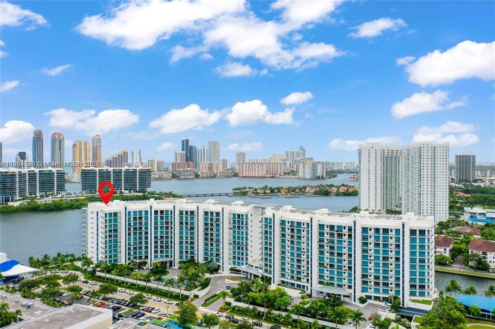 Imagen de Pequeño Objeto