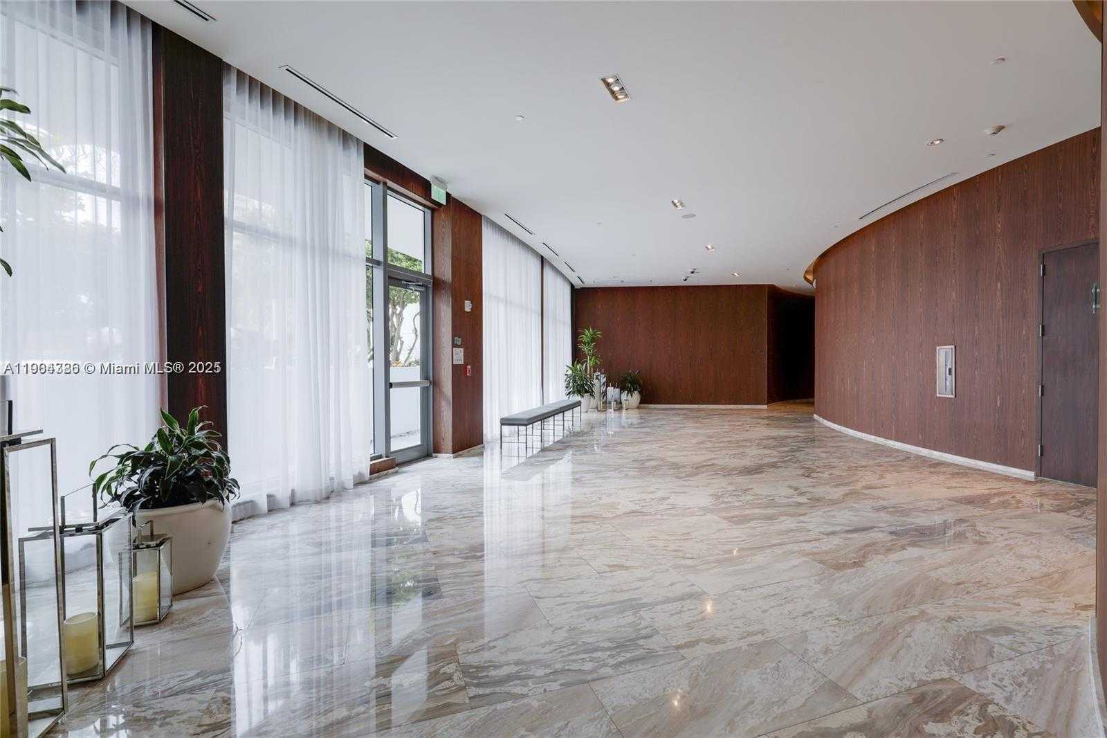 Imagen de Pequeño Objeto