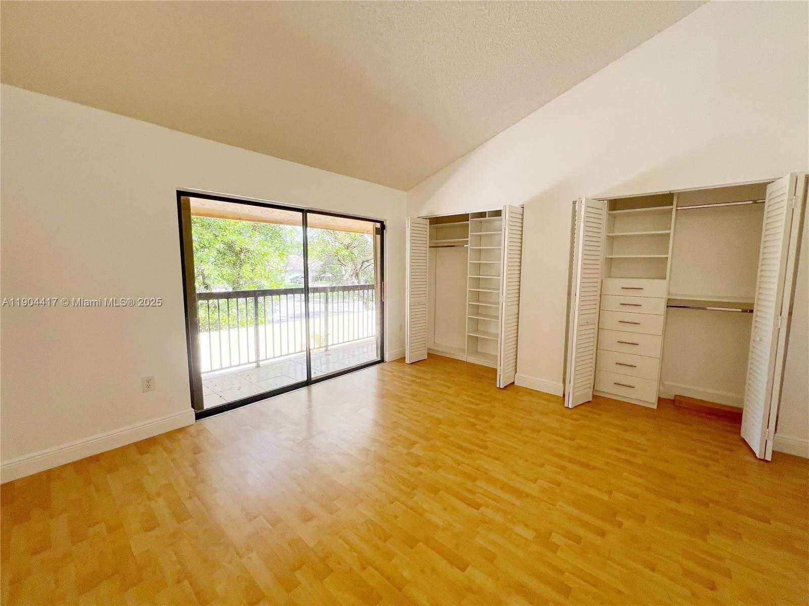 Small Image of 7847 SOUTH WEST 102ND LN, Miami Number 10