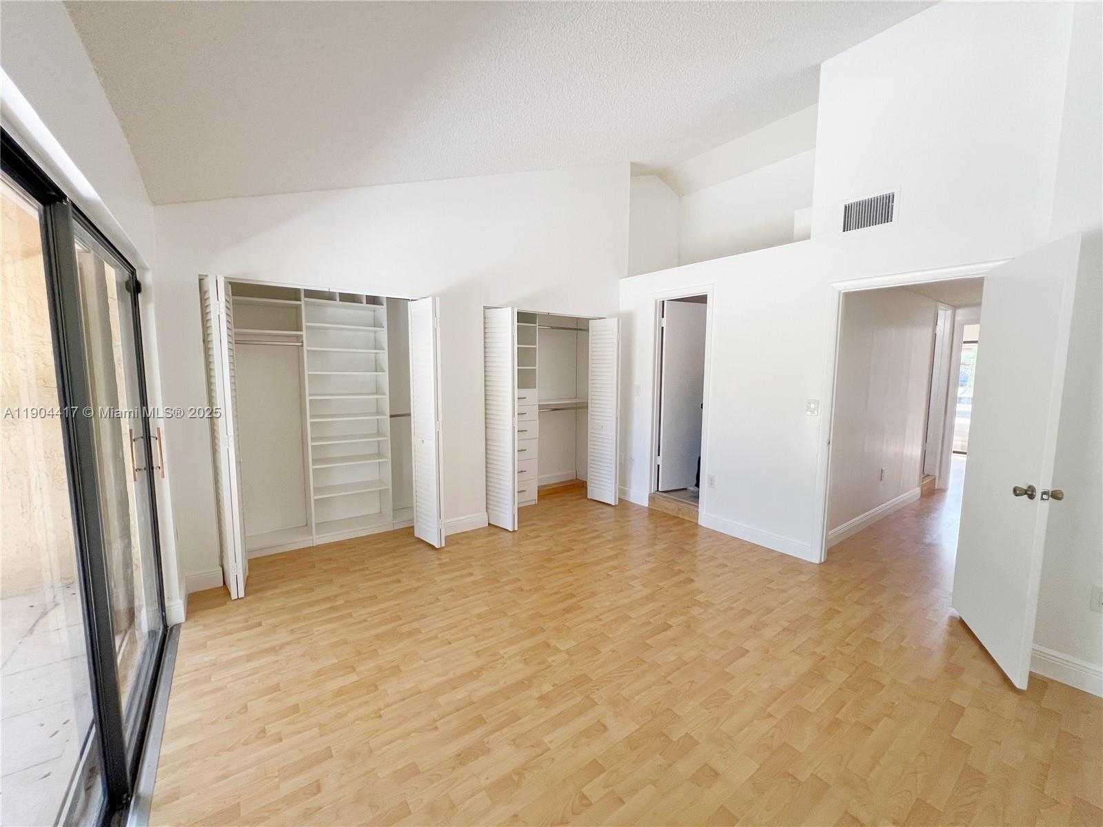 Small Image of 7847 SOUTH WEST 102ND LN, Miami Number 11