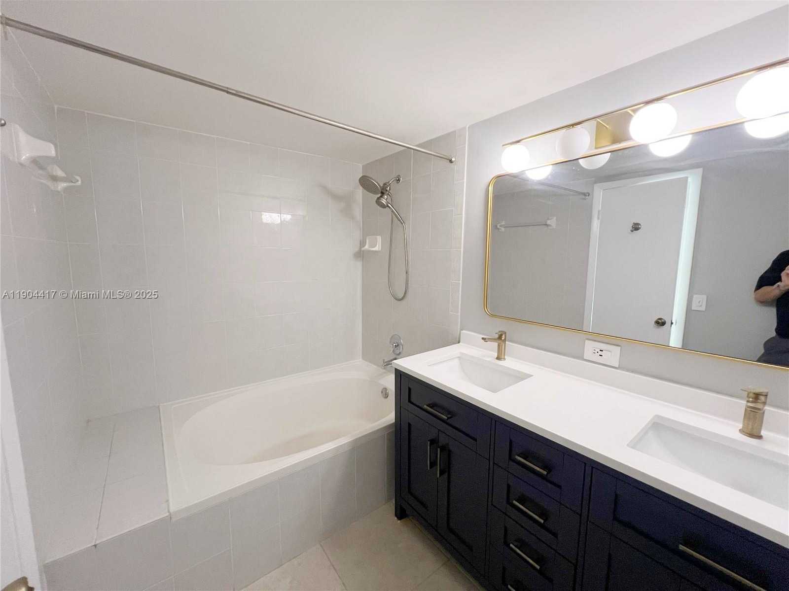 Small Image of 7847 SOUTH WEST 102ND LN, Miami Number 12