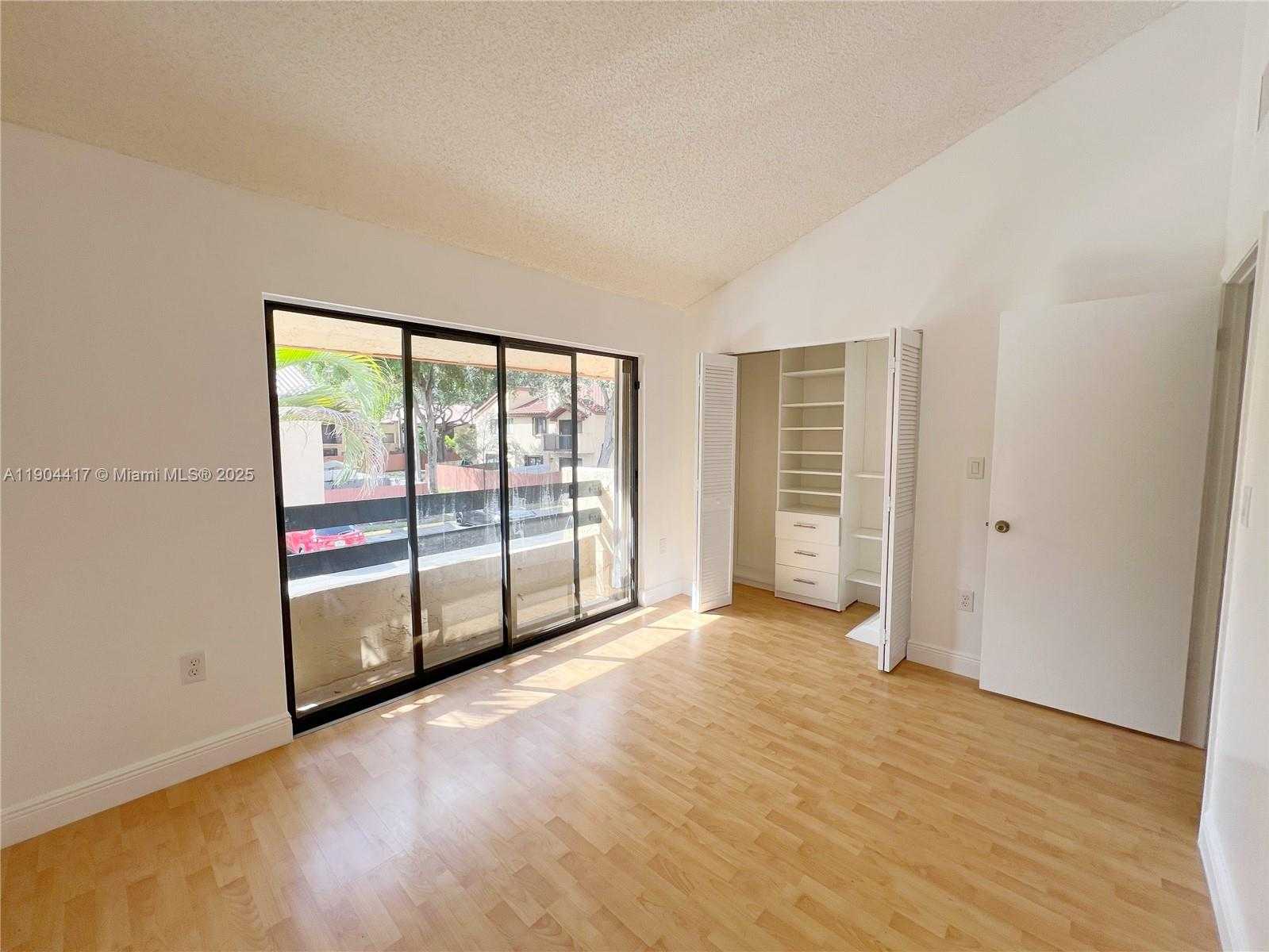 Small Image of 7847 SOUTH WEST 102ND LN, Miami Number 14