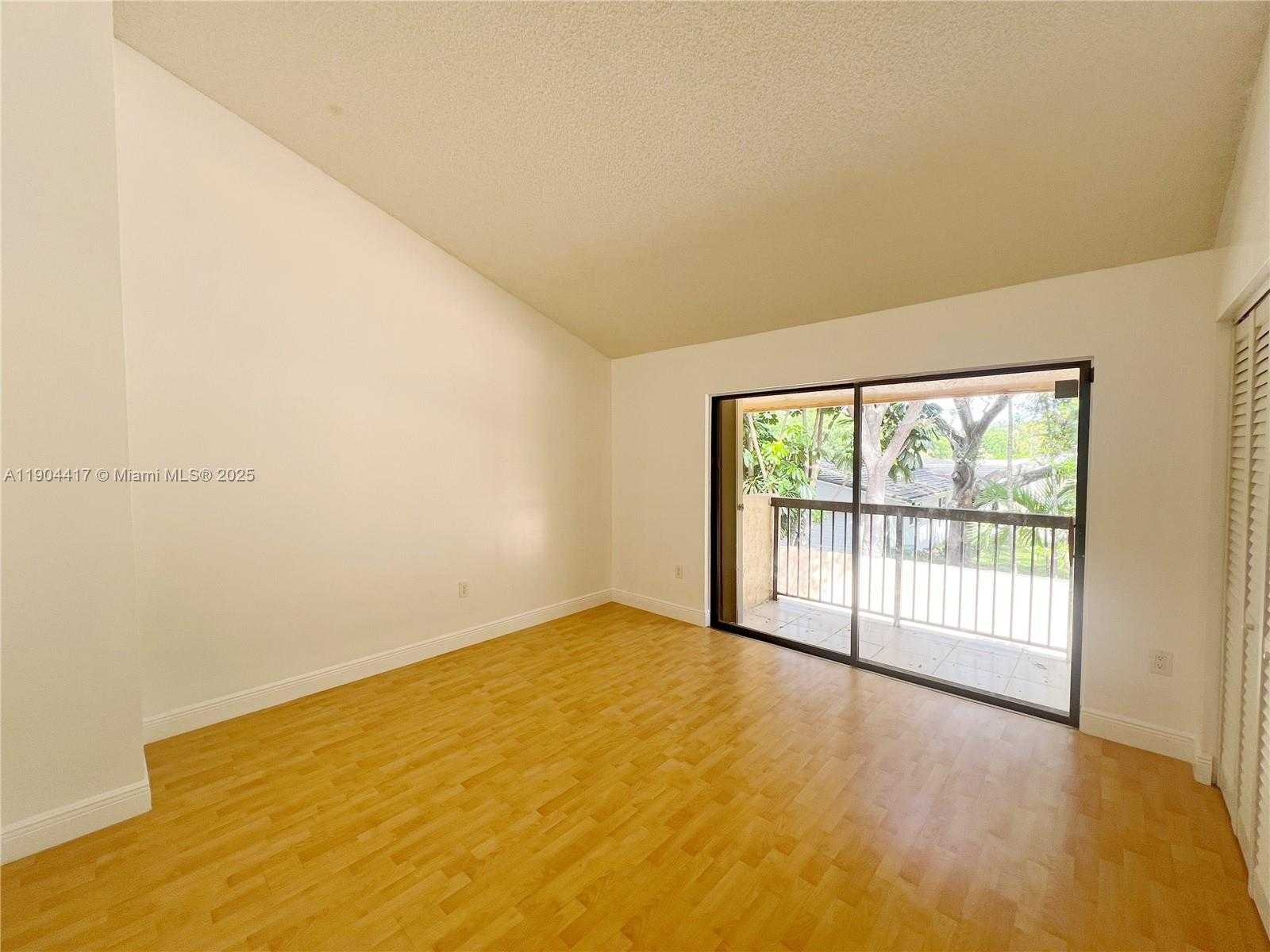 Small Image of 7847 SOUTH WEST 102ND LN, Miami Number 15